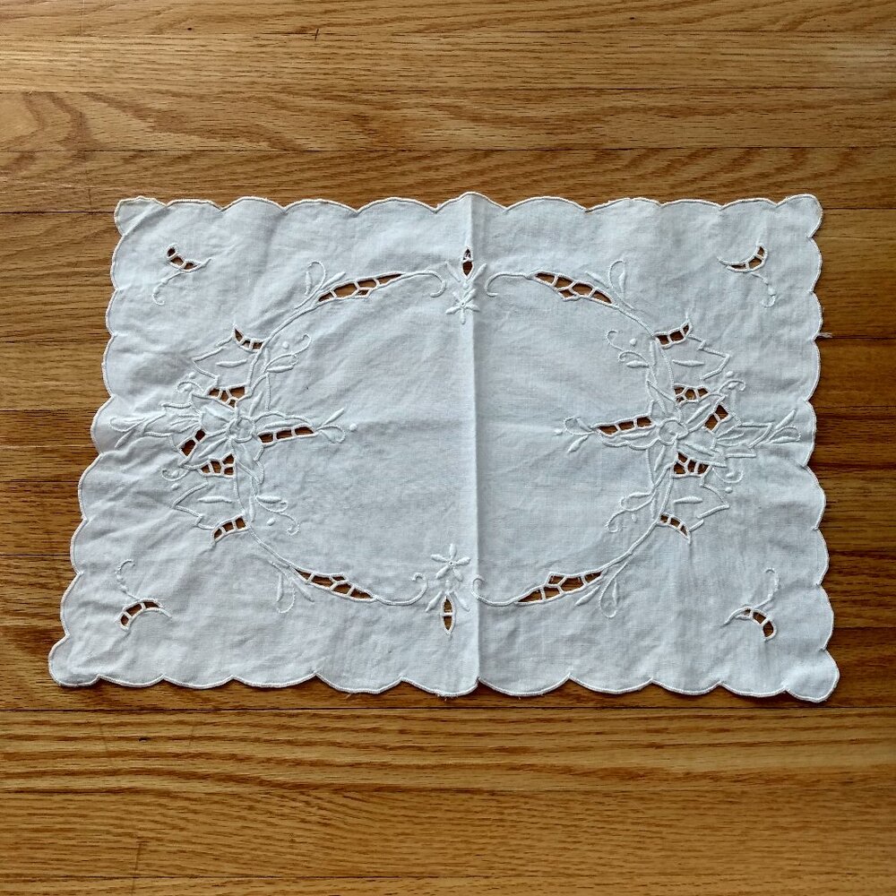 Vintage Doily Place Mat Table Decor White Cotton Rectangle